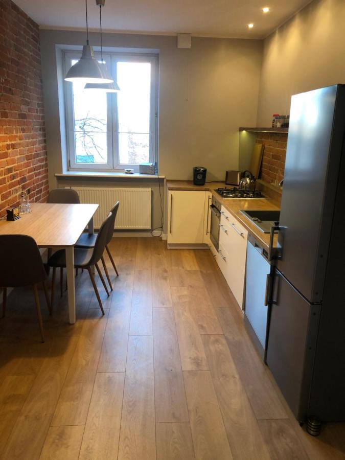 Apartament Browarny オストルフ・ビエルコポルスキ エクステリア 写真
